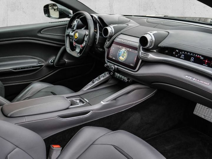 Ferrari GTC4 Lusso GTC4 Lusso V12 6.3 689 ch 1èreM Garantie Ferrari Approved 12 mois Grise - 20