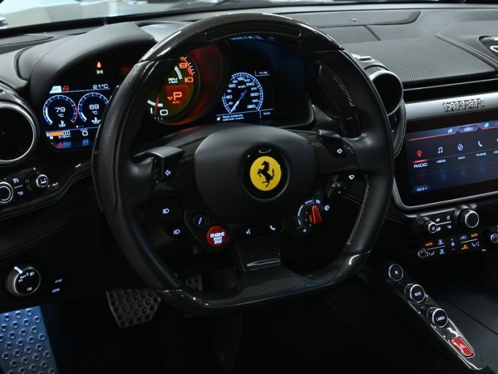 Ferrari GTC4 Lusso V12 6.3 689 ch *Carbon* T.Panorama Noir Daytona  Métallisé JBL Garantie Ferrari New Power jusqu'au 4 /2024 Recond.et Service inclus sans frais jusqu'a Noire - 18