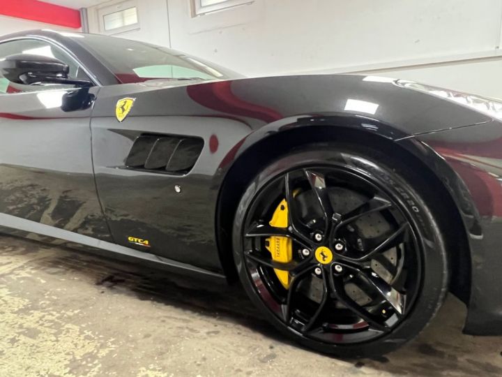 Ferrari GTC4 Lusso V12 6.3 689 Ch * Noir Titanio Métallisé 360° Carbon LIFT Céramic Sièges Sports Et Chauffants Garantie 12 Prémium Noire - 13