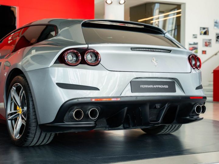 Ferrari GTC4 Lusso V12 6.3 689 Ch * T.Panorama Noir Titanio Métallisé Caméra LIFT Céramic JBL T.Pano. Sièges Sports Et Chauffants Ferrari Approved Gris Titanio - 12