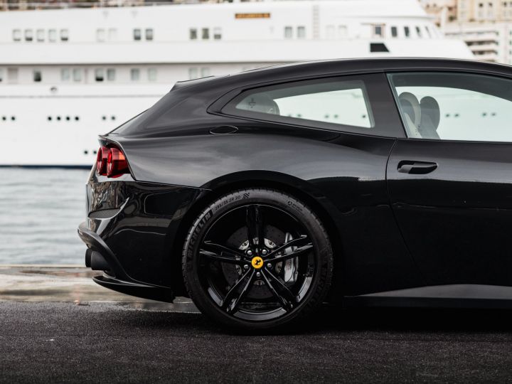 Ferrari GTC4 Lusso V12 690 CV - MONACO Noir Daytona - 41