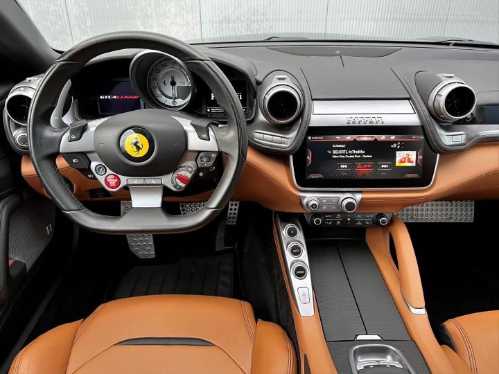 Ferrari GTC4 Lusso V12 * LIFT * TOIT PANORAMIQUE * AFFICHAGE PASSAGER * CAMERA DOUBLE VUE * GARANTIE 12 MOIS Noir Nero - 6