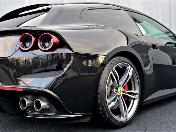 Ferrari GTC4 Lusso V12 * LIFT * TOIT PANORAMIQUE * AFFICHAGE PASSAGER * CAMERA DOUBLE VUE * GARANTIE 12 MOIS Noir Nero - 26