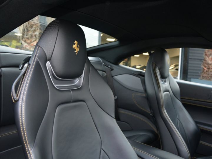 Ferrari Portofino 3.9 V8 CARBONE PASSENGER DISPLAY  Noir - 9