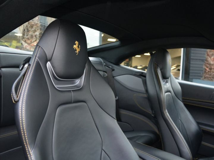 Ferrari Portofino 3.9 V8 CARBONE PASSENGER DISPLAY JBL Loa 1 504 Euros par mois Noir - 9