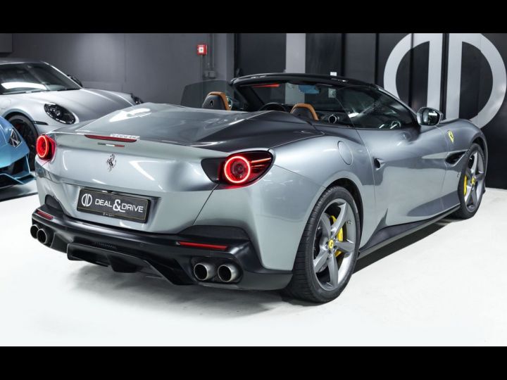 Ferrari Portofino V8 3.9 600 ch DAYTONA 4P °MAGNERIDE° Son JBL°Caméra ° 1èreM ° entretien Ferrari de 7 ans jusqu'au 14/08/2026 ° Garantie Prémium 12 mois Grise - 5