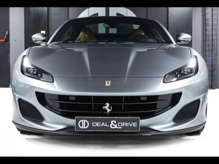 Ferrari Portofino V8 3.9 600 ch DAYTONA 4P °MAGNERIDE° Son JBL°Caméra ° 1èreM ° entretien Ferrari de 7 ans jusqu'au 14/08/2026 ° Garantie Prémium 12 mois Grise - 7