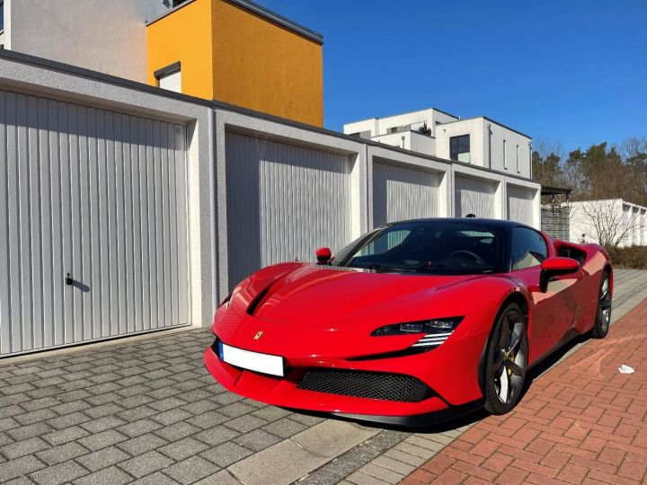 Ferrari SF90 Stradale ROSSO CORSA - 1