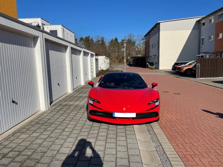 Ferrari SF90 Stradale ROSSO CORSA - 2