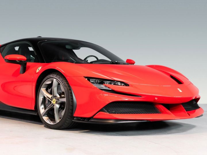 Ferrari SF90 Stradale ROSSO CORSA - 3