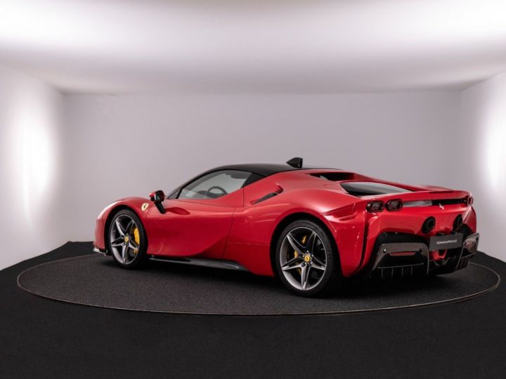 Ferrari SF90 Stradale ROSSO CORSA - 3