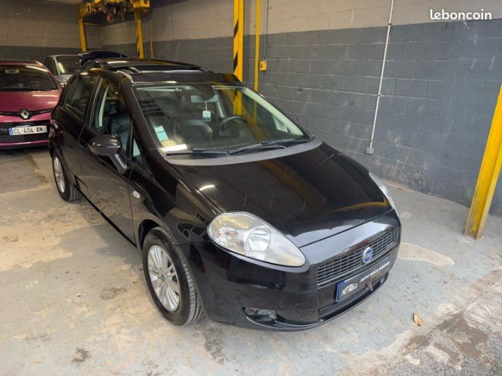 Fiat Grande Punto 1.9 JTD 120 CV Toit Ouvrant, Embrayage et Courroie de Distribution Changés Noir - 2