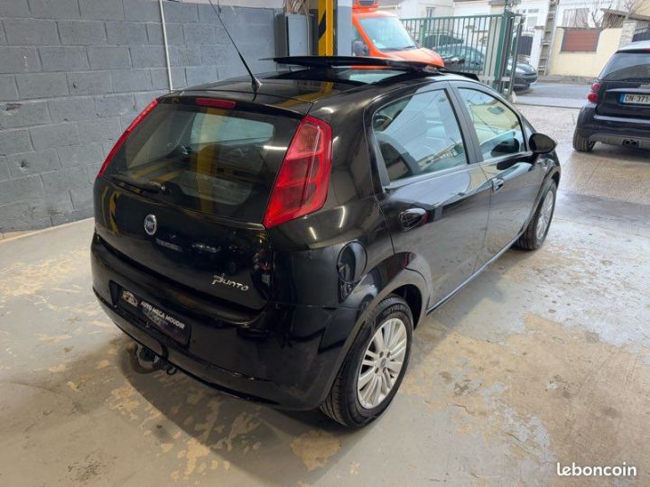 Fiat Grande Punto 1.9 JTD 120 CV Toit Ouvrant, Embrayage et Courroie de Distribution Changés Noir - 3