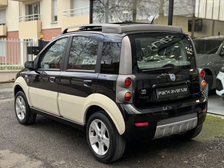 Fiat Panda 1.3 MULTIJET 16V 70CH CROSS Noir - 6