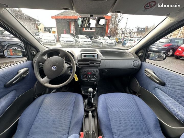 Fiat Punto 1.2 8V 60CH CULT 5P Bleu - 5