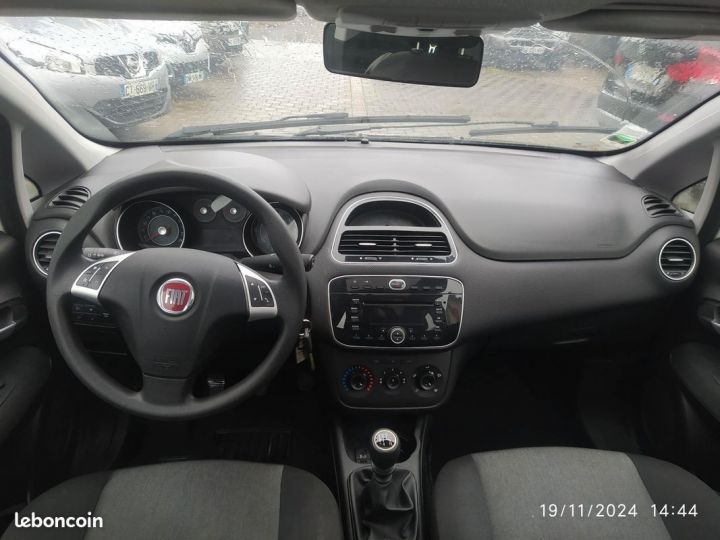 Fiat Punto 1.2 91 000 km toit panoramique Blanc - 2