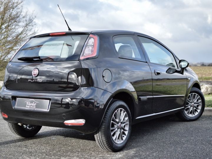 Fiat Punto AFFAIRE À SAISIR FIAT PUNTO 1.4 ESSENCE 105 1ère Main BLUETOOTH CLIM PARFAIT ÉTAT 7000KMS RARE Noir - 4