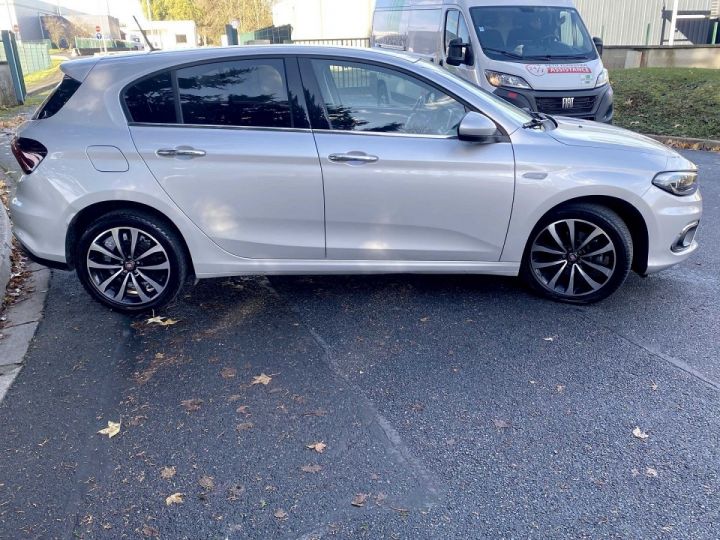 Fiat Tipo 1.4 95CH S/S LOUNGE MY20 5P Gris - 4