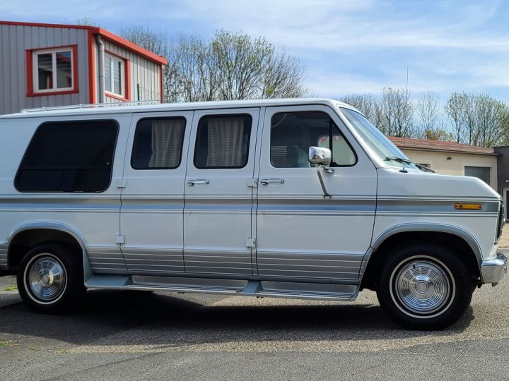 Ford Econoline Club Wagon Blanc - 4