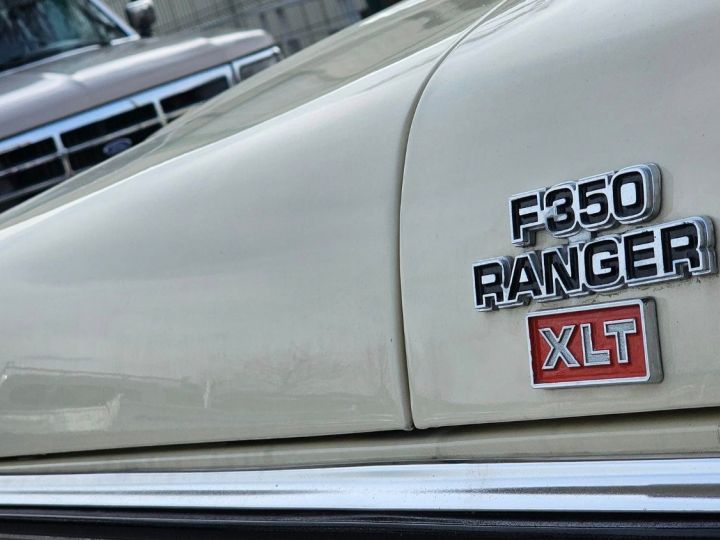 Ford F350 Ranger XLT Camper Special 460 V8 Marron - 10