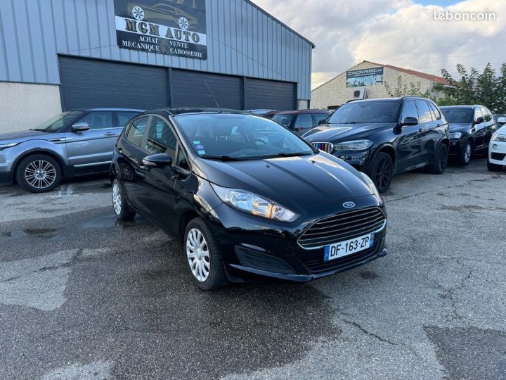 Ford Fiesta 1.0 ecoboost 100 ch s&s trend Noir - 1