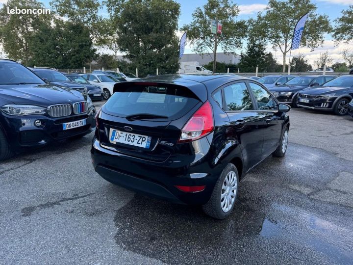 Ford Fiesta 1.0 ecoboost 100 ch s&s trend Noir - 4