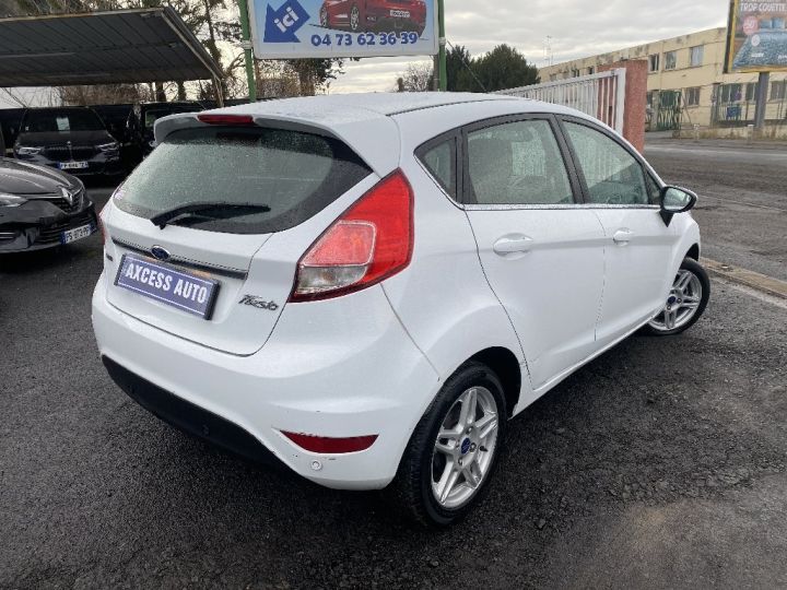 Ford Fiesta 1.0 EcoBoost 100 SetS Titanium Blanc - 2