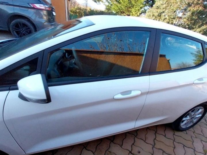 Ford Fiesta 1.1 75CH COOL & CONNECT 5P Blanc - 3