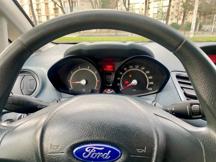 Ford Fiesta 1.2 82 TREND PACK Bleu - 12