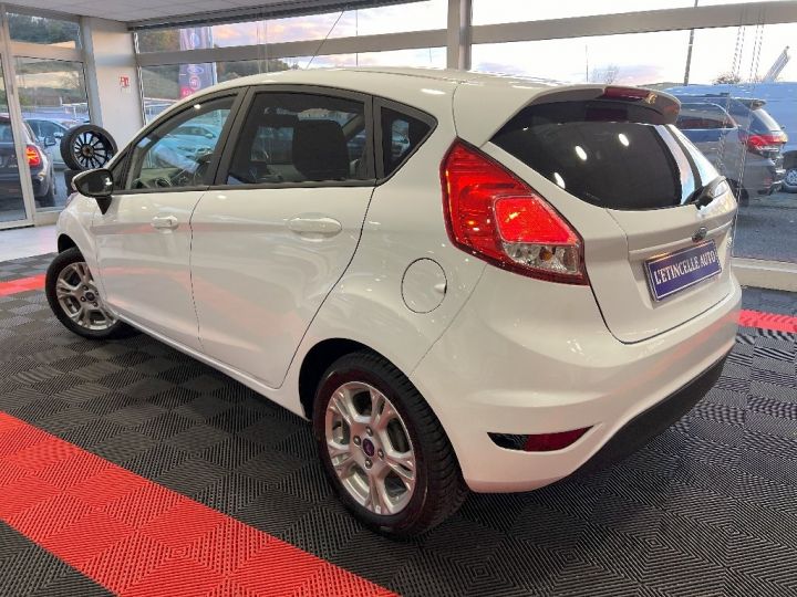 Ford Fiesta 1.25 82 Edition Blanc - 3