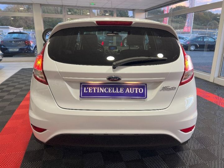 Ford Fiesta 1.25 82 Edition Blanc - 9