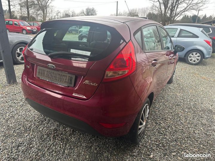 Ford Fiesta 1.4 TDCi 70CH Trend Rouge - 2