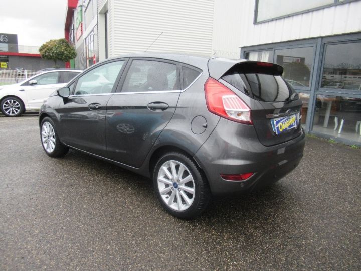 Ford Fiesta 1.5 TDCi 95 Titanium Gris Foncé - 6