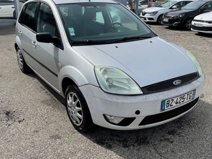 Ford Fiesta Gris Occasion - 1