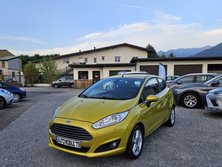 Ford Fiesta IV 1.0 EcoBoost 125ch Stop&Start Titanium 3p JAUNE CLAIR - 1