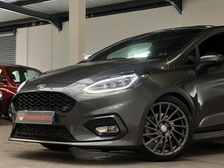 Ford Fiesta ST 1,5 EcoBoost 200CH À PARTIR DE 315 €/mois Gris Métallisé - 5