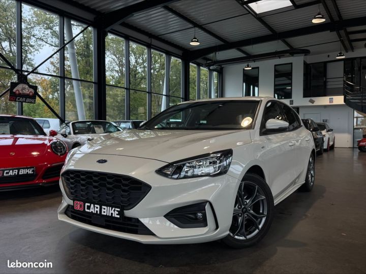 Ford Focus 1.0 EcoBoost 125ch ST Line Garantie 6 ans Carplay Chargeur à induction Camera de recul 269-mois Blanc - 1