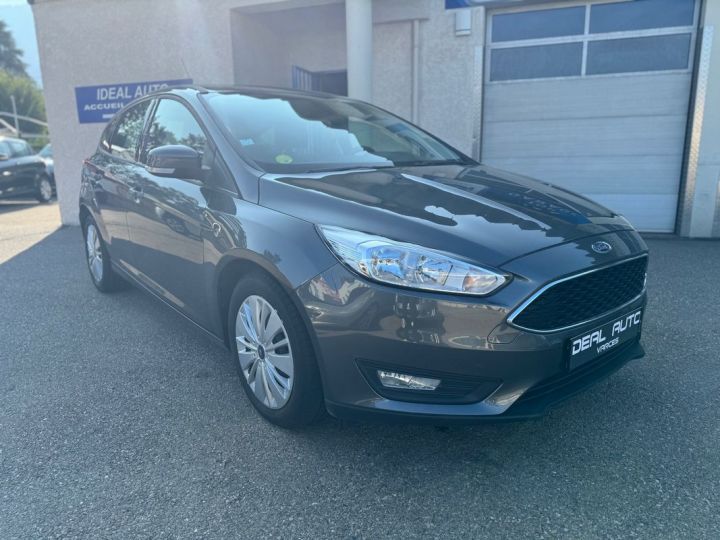 Ford Focus 1.5 TDCi 120ch Stop&Start Trend Gris - 2