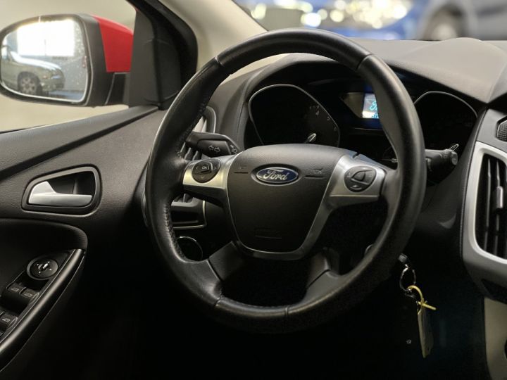 Ford Focus 1,6 EcoBoost 150CH ST LINE  Rouge Métallisé - 14