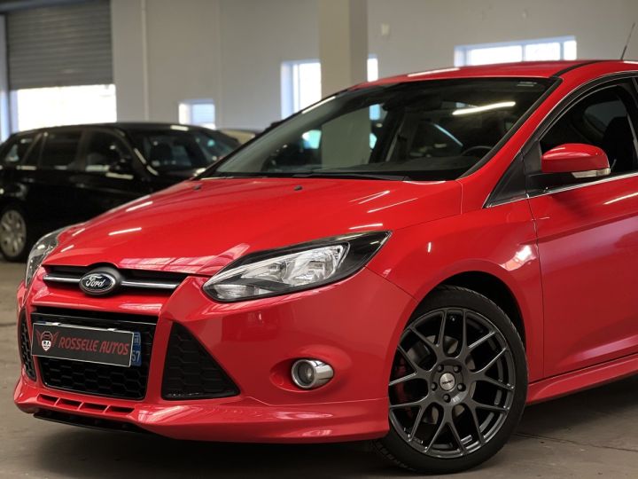 Ford Focus 1,6 EcoBoost 150CH ST LINE  Rouge Métallisé - 15