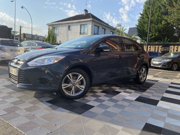 Ford Focus 1.6 TDCI 95CH FAP STOP&START TREND 4P Gris - 1