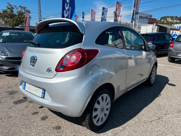 Ford Ka 1.2 titanium Gris Occasion - 3