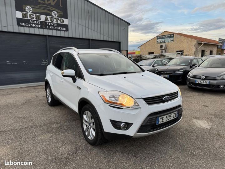 Ford Kuga 2.0 tdci 140 ch titanium 4x2 attelage Blanc - 1