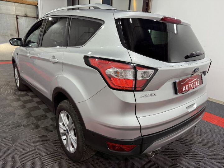 Ford Kuga 2.0 TDCi 150 4x4 Powershift Titanium Business +CAMERA+TOIT OUVRANT Gris Clair - 6