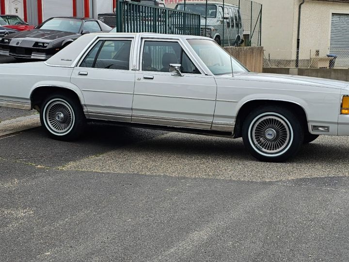 Ford LTD LX V8 5.0L Fi Crown Victoria Blanc - 4