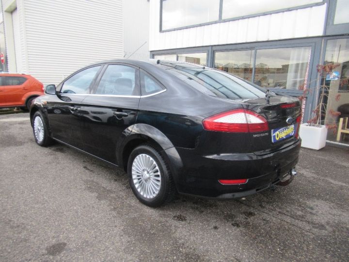 Ford Mondeo 2.0 TDCi 130 DPF Ghia A Noir - 6