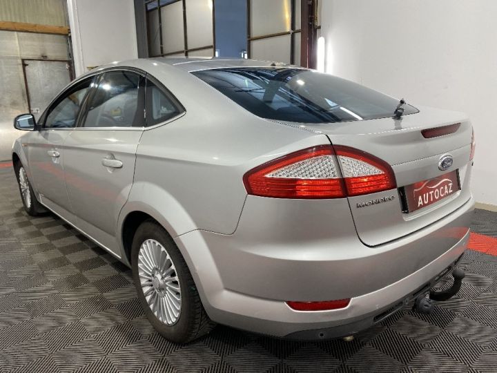 Ford Mondeo 2.0 TDCi 140 DPF Titanium Gris Clair - 6