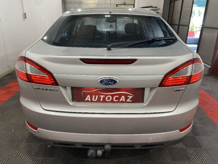 Ford Mondeo 2.0 TDCi 140 DPF Titanium Gris Clair - 7