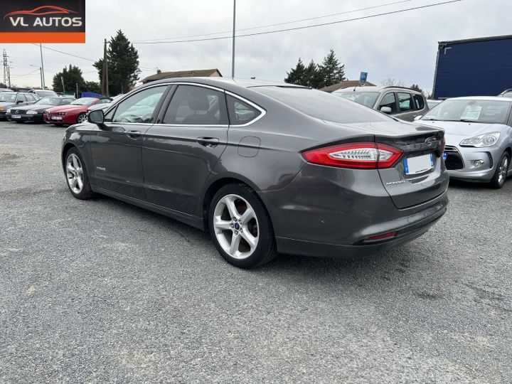 Ford Mondeo HYBRID MONDEO V A Trois Volumes (CD) 2.0 Hybrid 4x4 (190Cv)En l'état pour professionnel  - 3