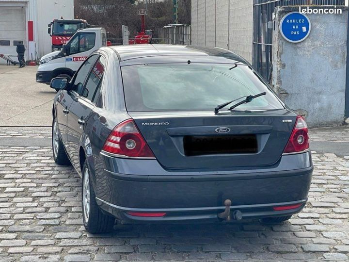 Ford Mondeo III 2.0 TDCi année 06-2006 251.000KM LÉGER MANQUE PUISSANCE à 1490euro Gris - 5